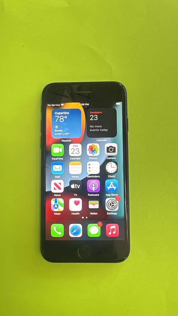 iPhone SE 64GB Unlocked