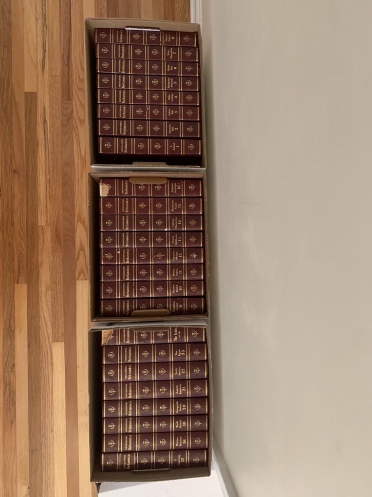 Old Set Of Encyclopedia Britanica
