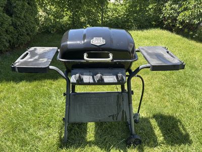 Free Expert Grill 3-Burner Gas Grill -