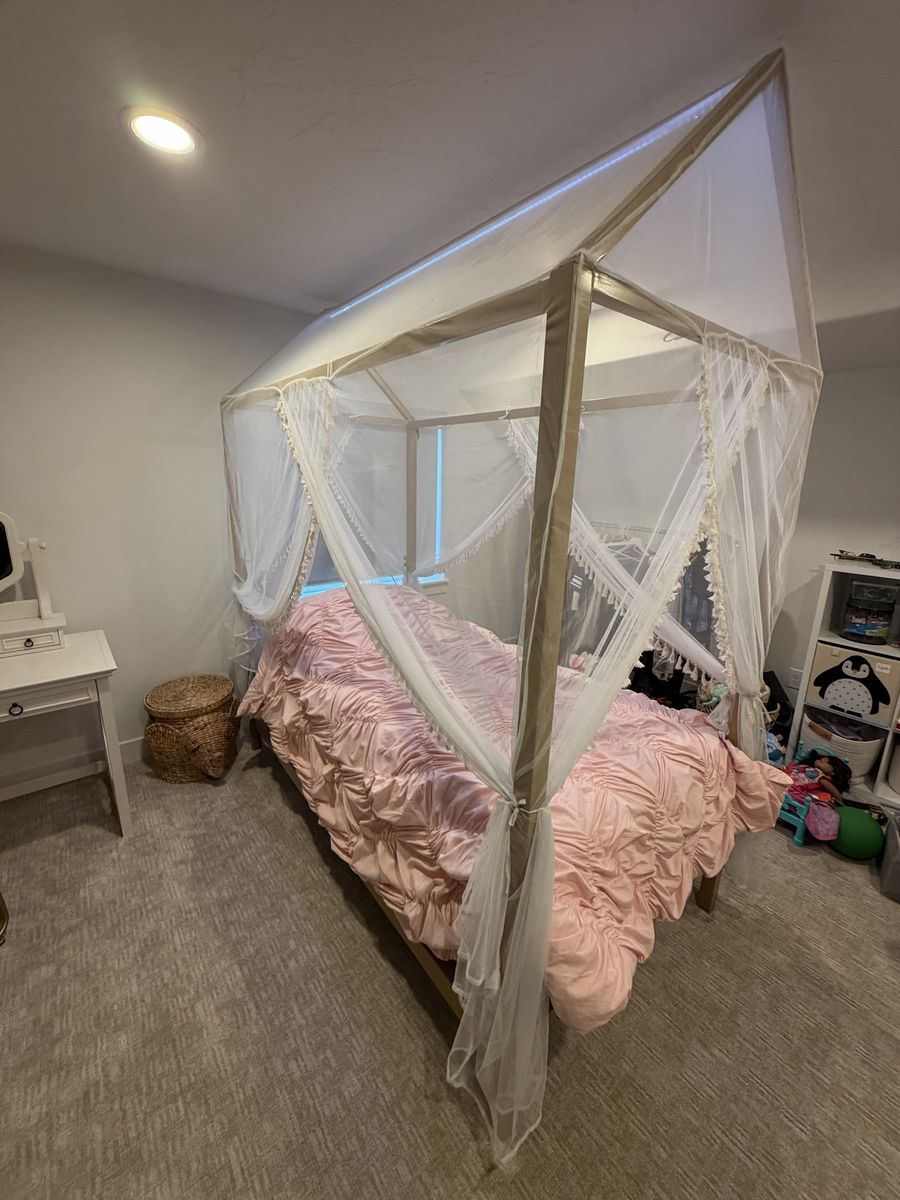 Twin House Frame Canopy Bed with Sheer Curtains - Perfect for a Child's Room