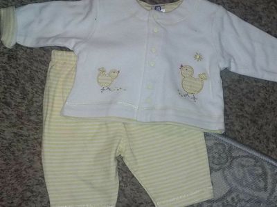 2 YELLOW CHICKS..2 PIECE KNIT OUTFIT..0-3 MOS.