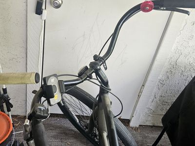Electra step over e-assisted bike.