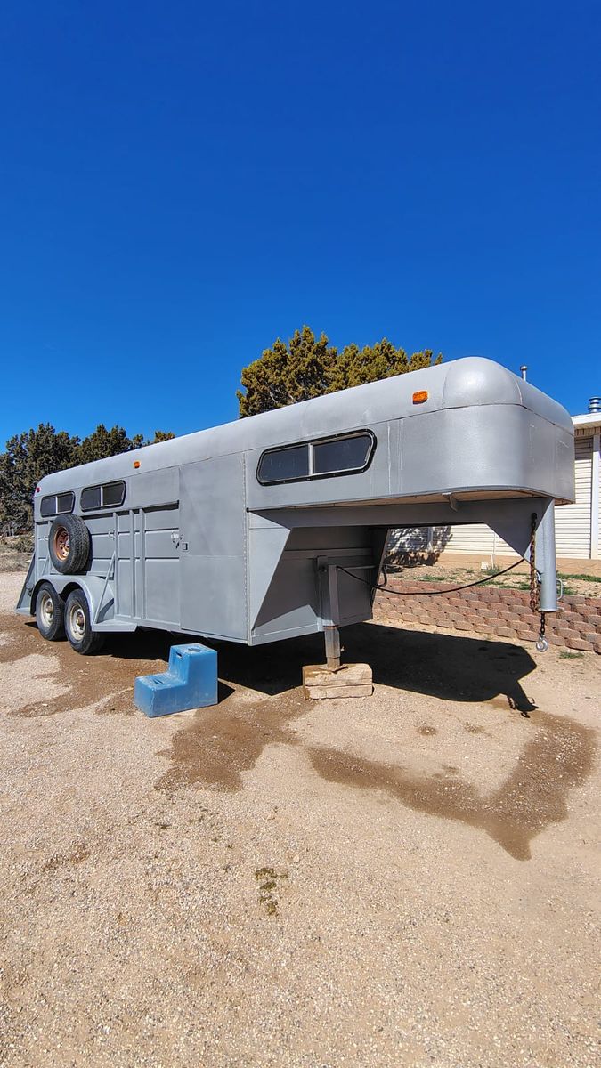 3 HORSE SLANT TRAILER