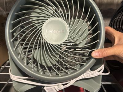 Honeywell 10” air circulating fan