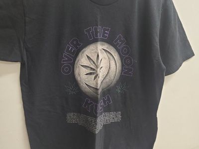 Tree Shirts Men's Over The Moon Kush Graphic T-Shirt Black Size Large Limited Edition 22/420