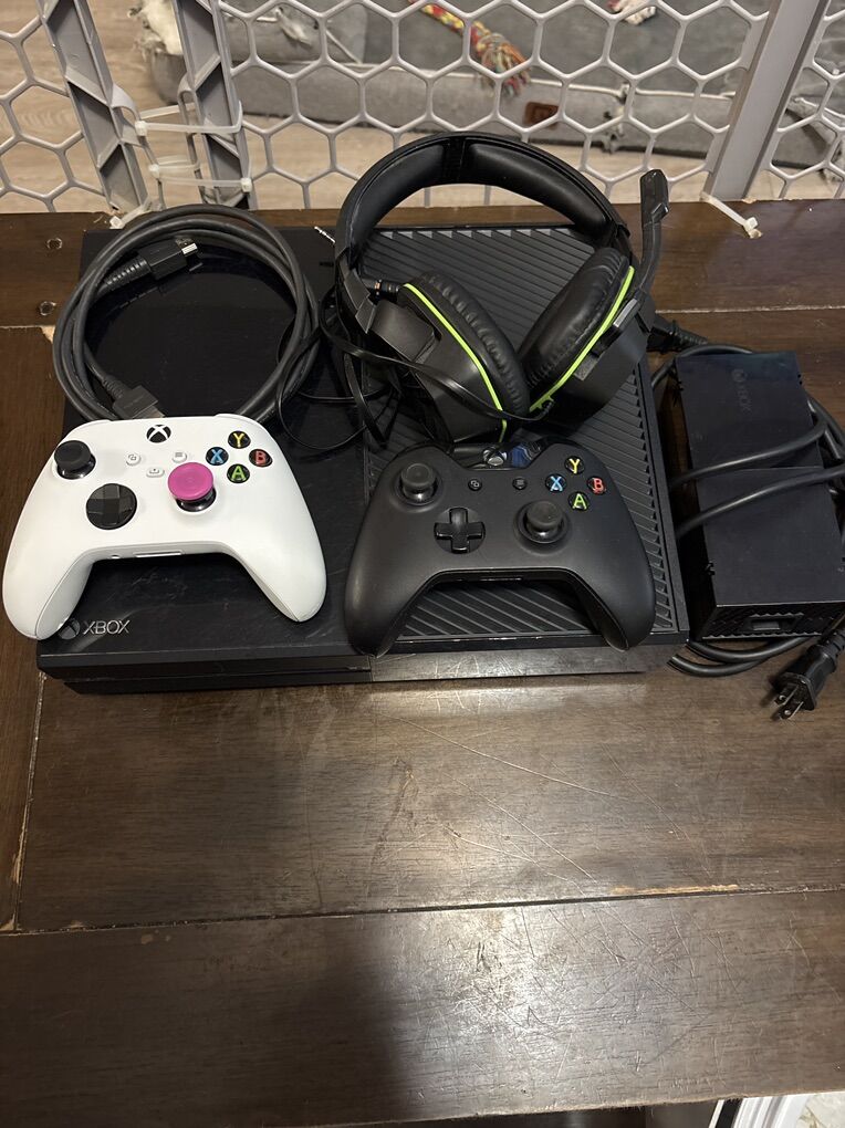 Xbox One 500 GB Console