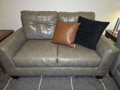 Leather Love seat* Like New* Never Used