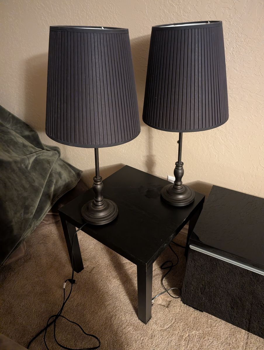 2 Black table lamps