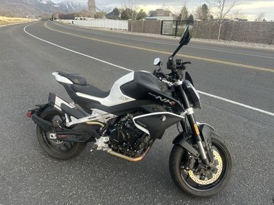 CFMOTO 800NK Motorcycle 2024 Excellent Condition, Black & White Naked Sport Bike