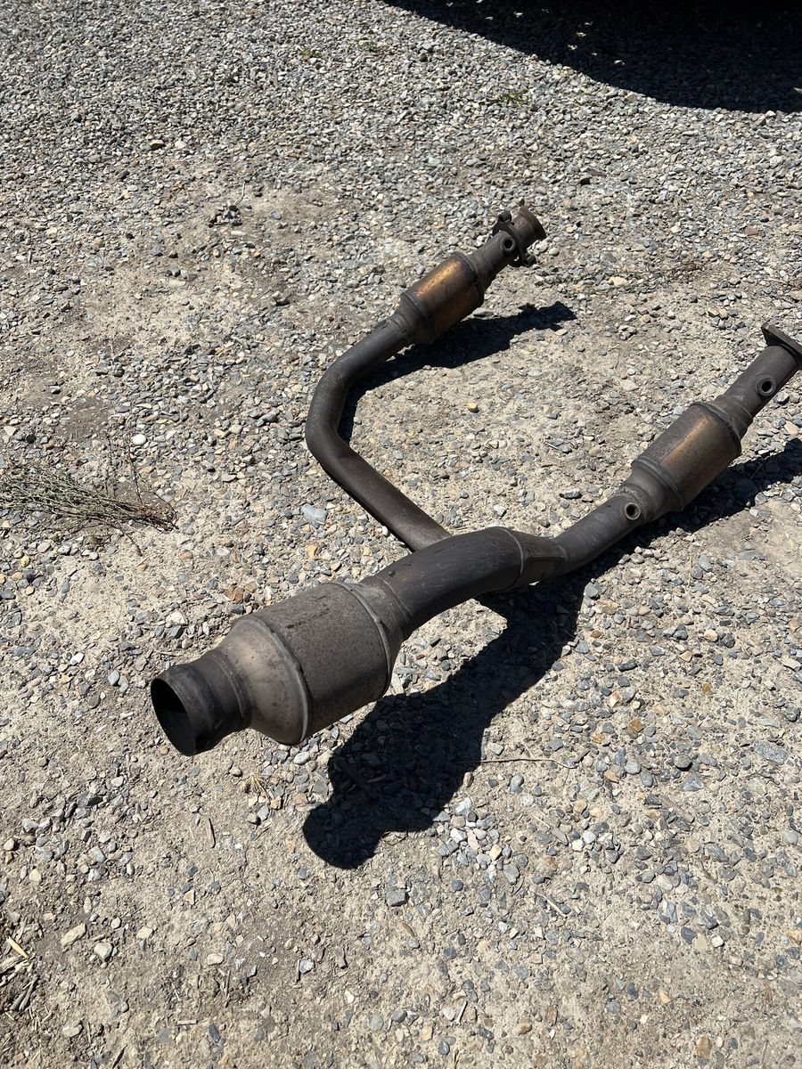 2016 Escalade Catalytic Y assembly complete