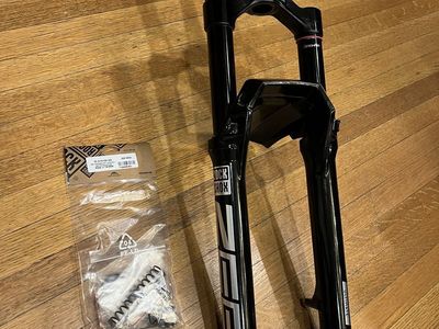 2023 Rockshox ZEB 29 150mm fork with Charger 3.1 upgrade