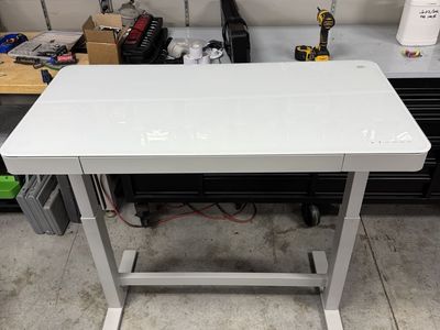 *NEW Electric Adjustable sit and stand glass top desk