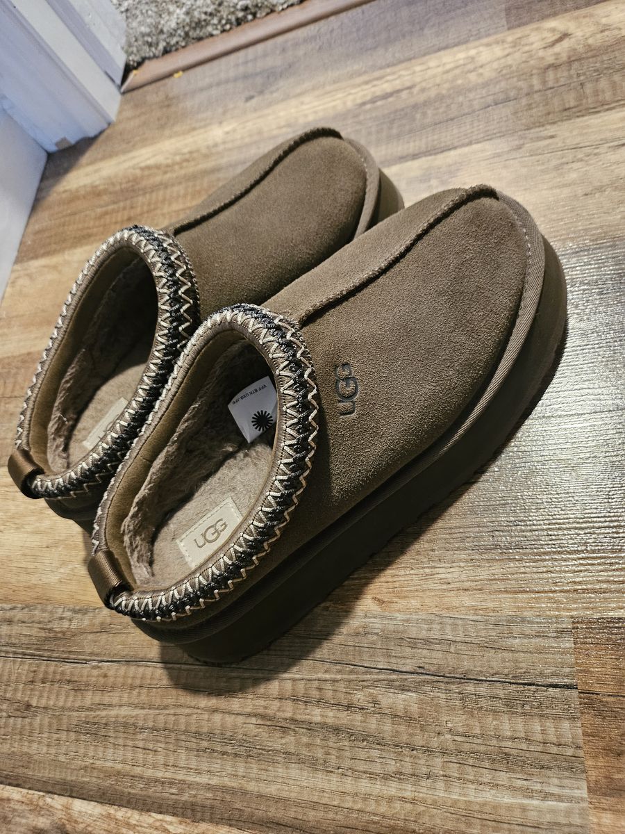 Women's UGG shoes
