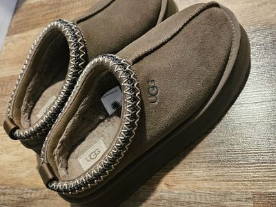 Women's UGG shoes