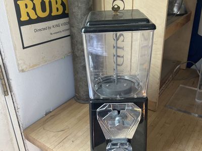 Working Candy Machine With Key