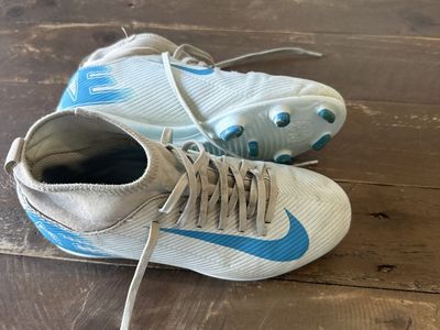 Nike Jr. Mercurial Superfly 7 Academy MG Soccer Cleats – Youth Size 3.5 (White/Laser Blue)