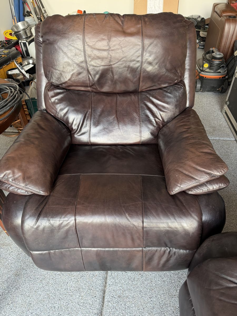Leather Recliner- 2 of them in Very Good Condition