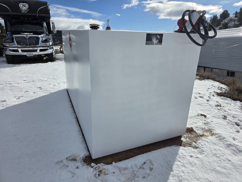 New 1,000 gallon fuel storage tank