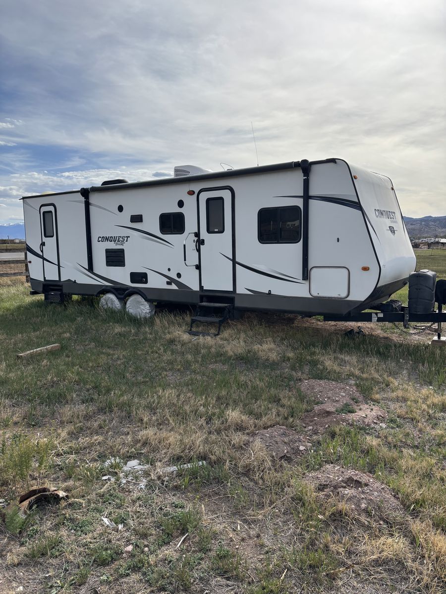 2016 Conquest Supreme by Gulf Stream