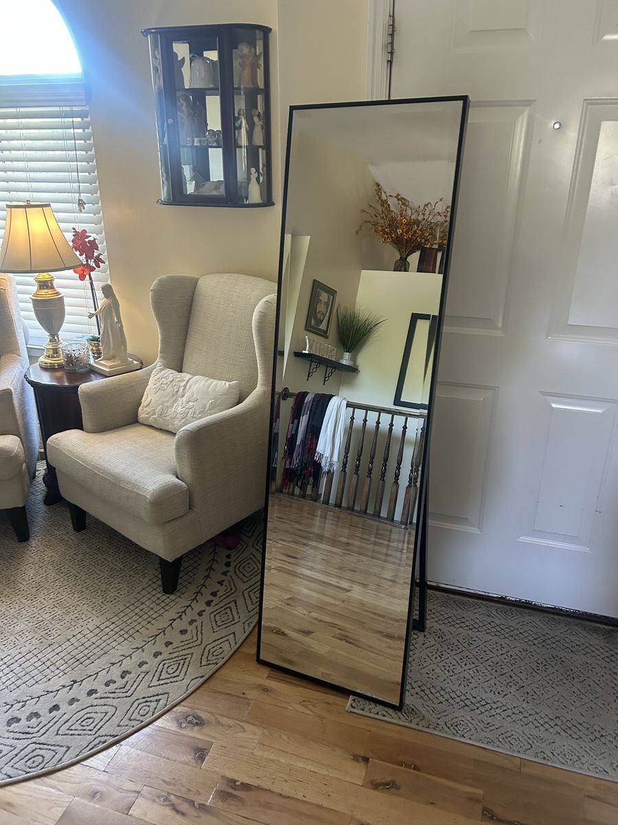 Long standing mirror