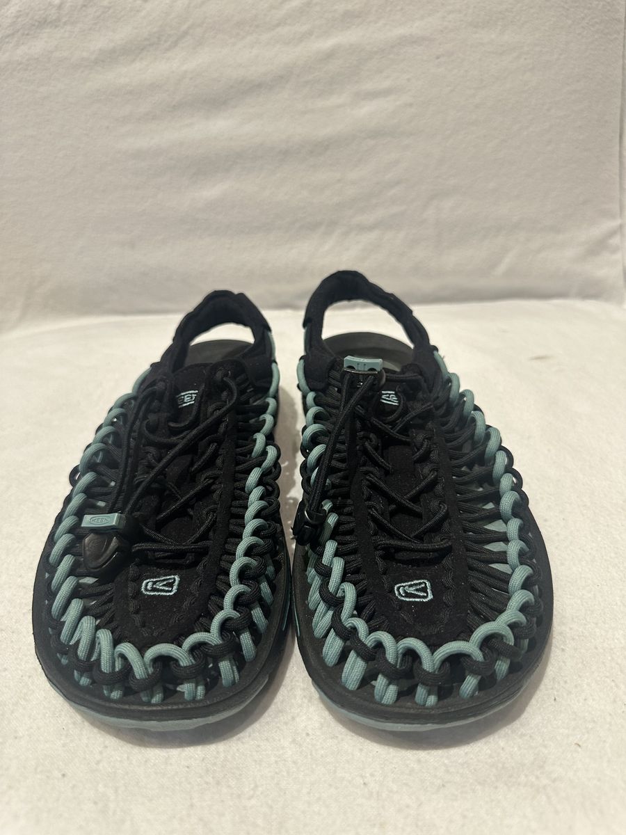 Keen Youth Size 6, Black/blue Beachcomber Sandals