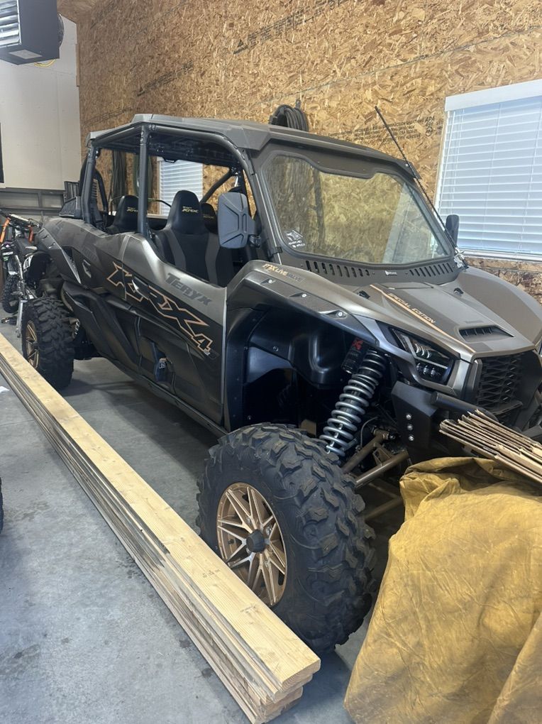 2023 KRX4 1000 SE