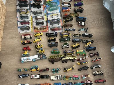 100+ hot wheel lot