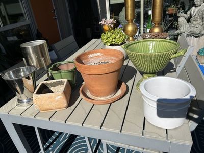 PLANTER POTS ORNATE & SOLID