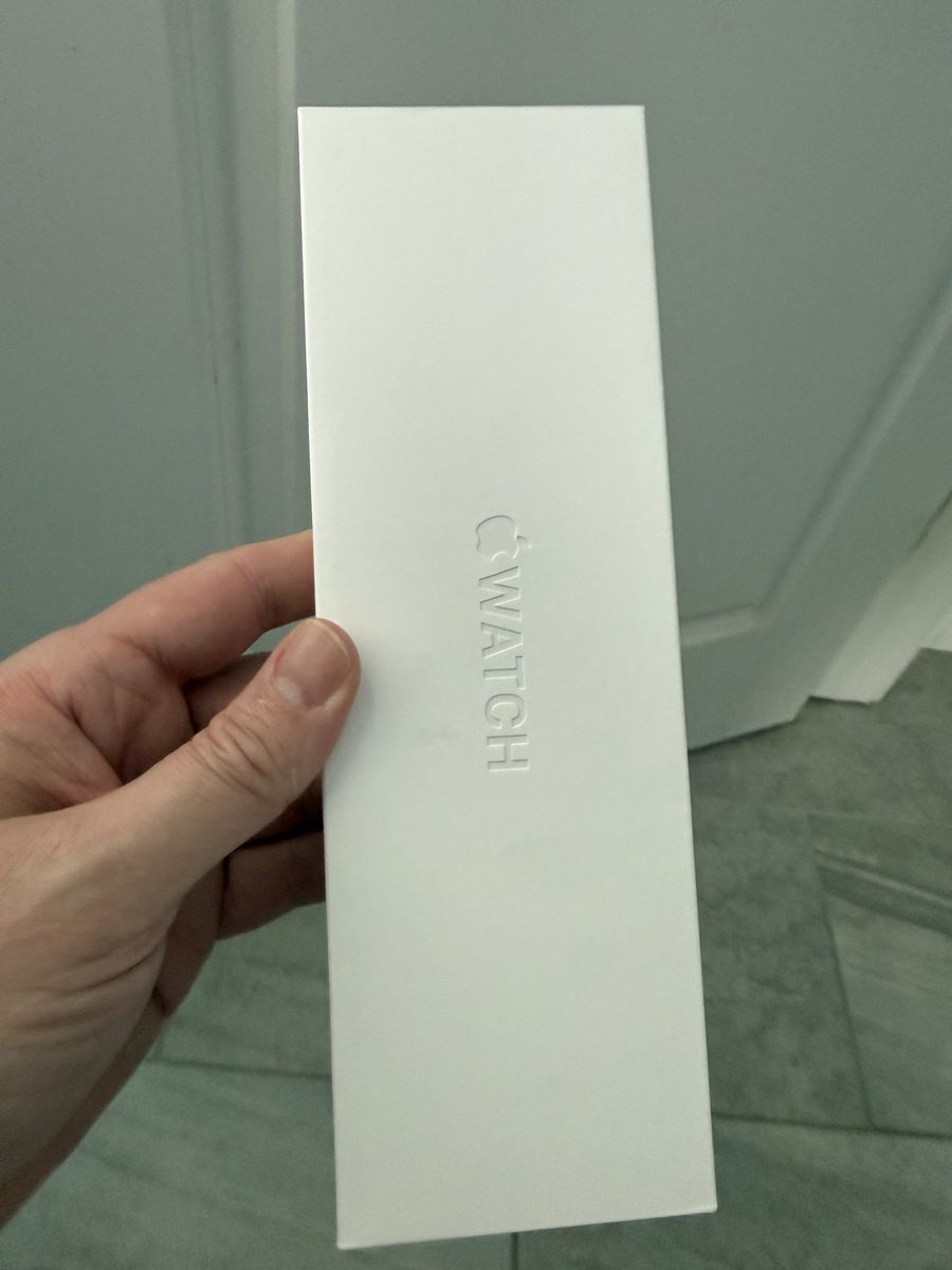 NEW Apple Watch Series 11 Jet Black – Below Retail