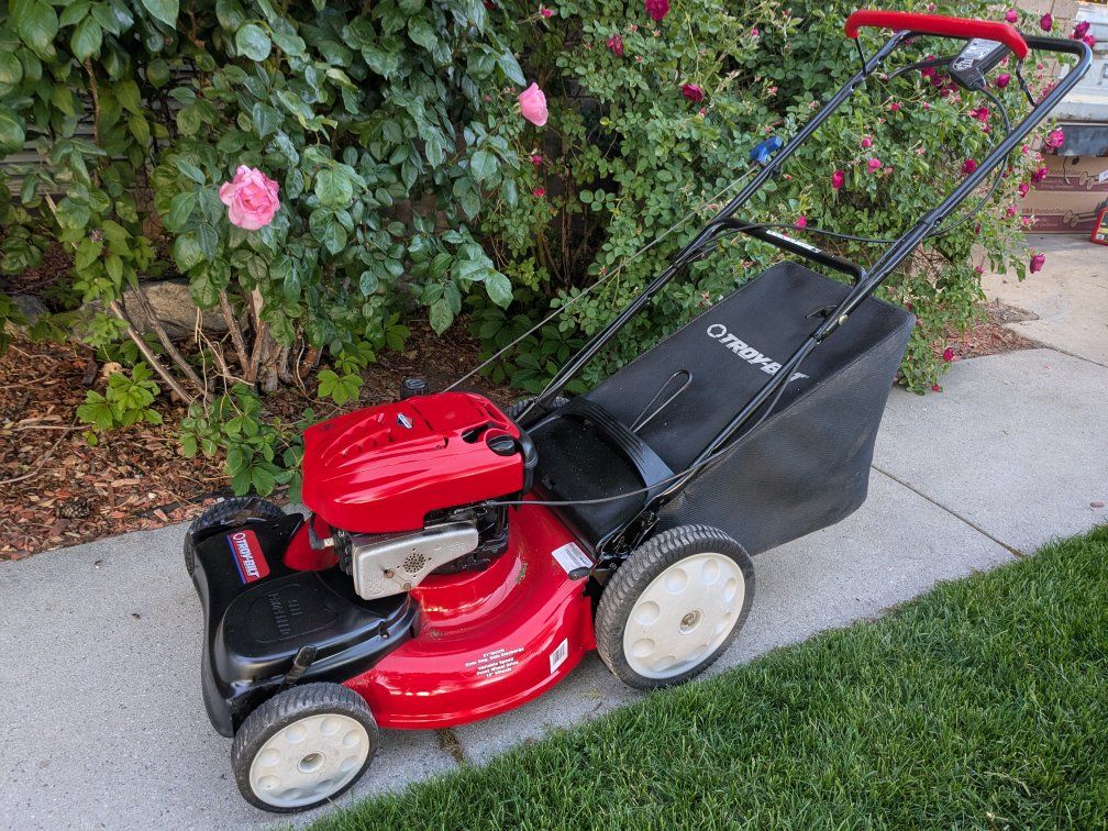 Self propelled Troy Bilt lawnmower lawn mower