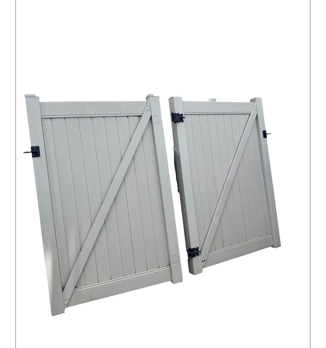 Vinyl Gates 46 W 71 Tall Tan