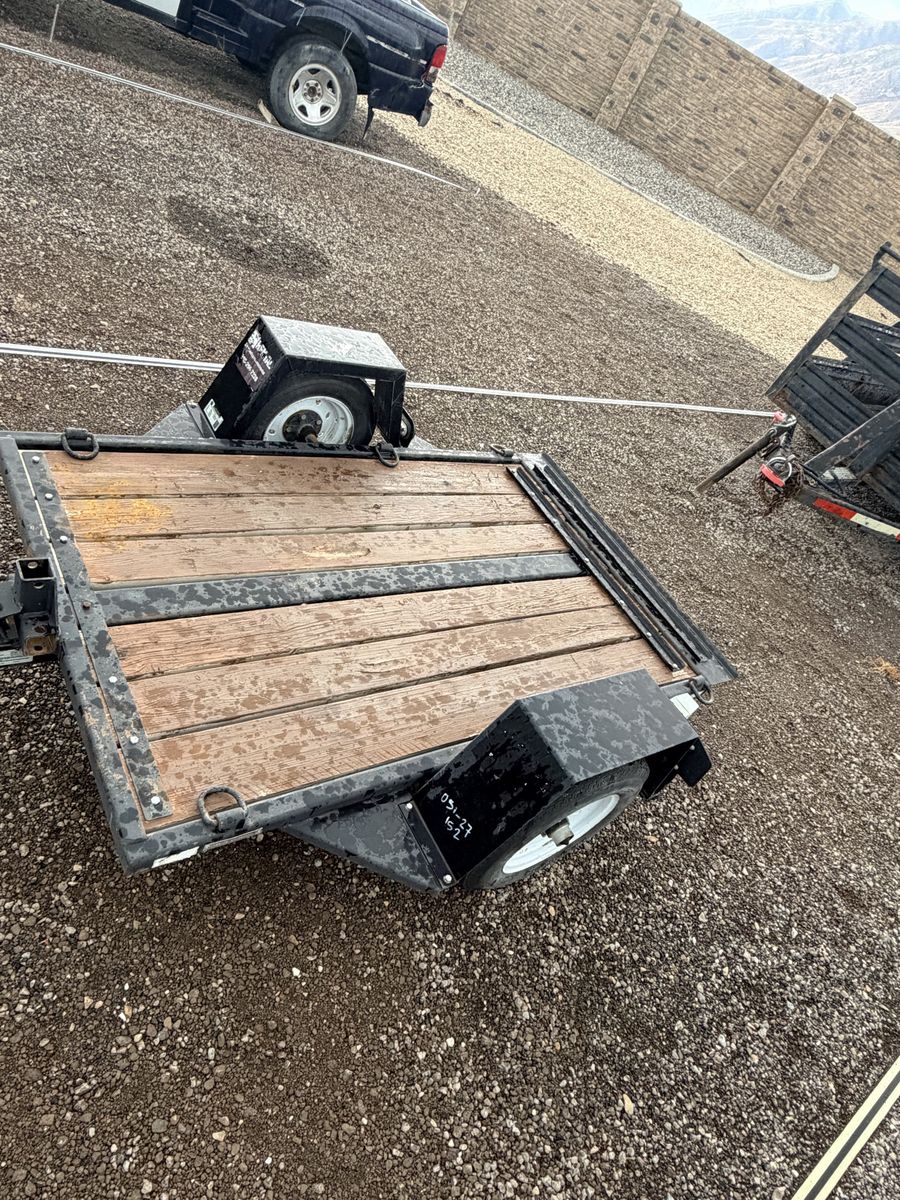 Tilt trailer