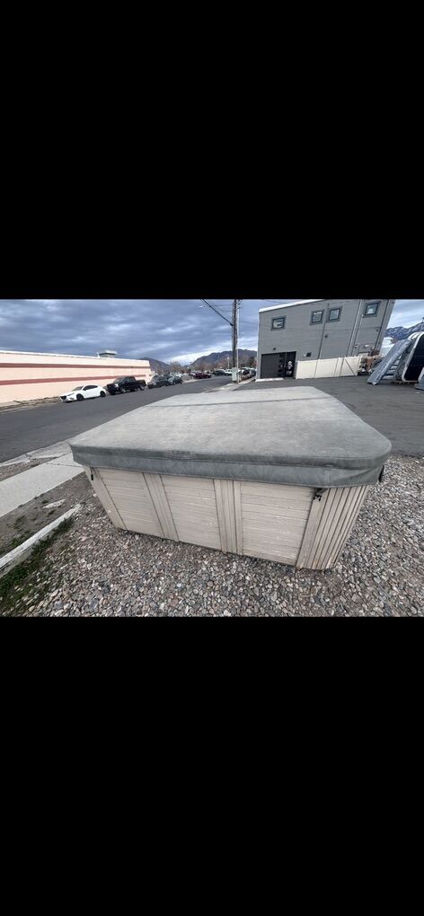 7'x7' Hot Tub Lid... Lid Only