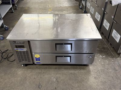 Used Everest 48” refrigerator chef base in excellent condition 115 volts with wheels