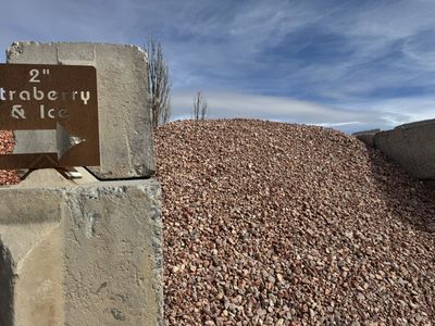 2 Strawberry And Ice Gravel