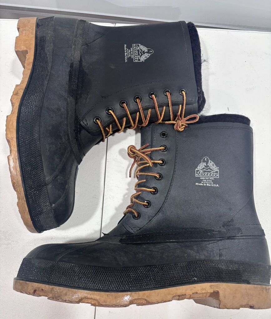 Men's Workboots BATA Waterproof SIze 11 Steel Toe