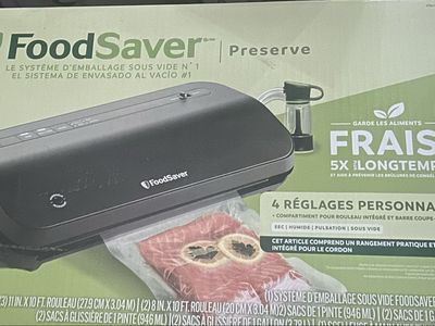 FoodSaver Preserve VS2280 Vacuum Sealing System Kit with Handheld Sealer & Bags
