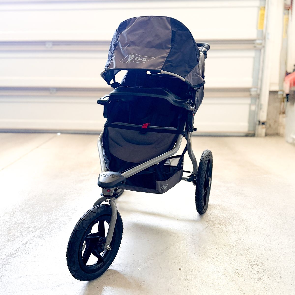 CLEAN Bob Revolution Flex Jogging stroller with Extra Accessories 