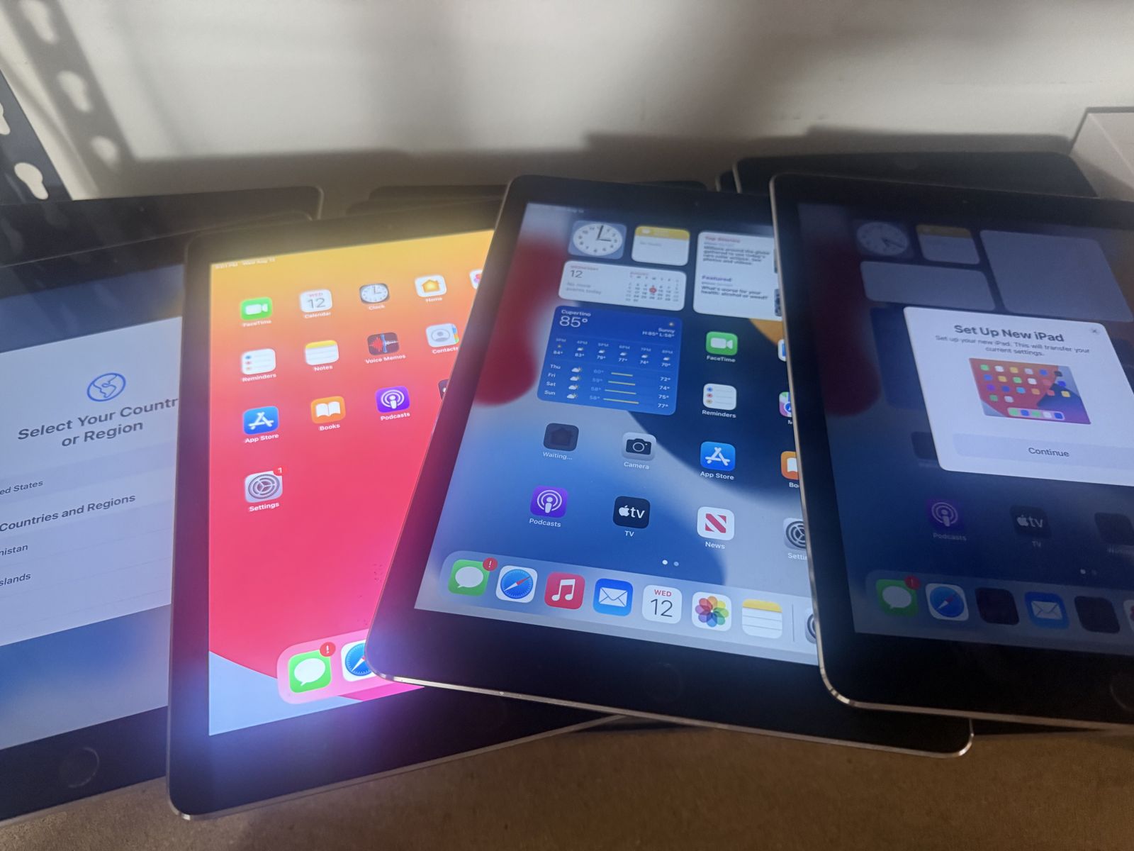 INSANE DEALS ON IPAD AIR 2 128GB AWESOME CONDITION W/WARRANTY