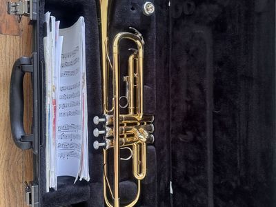 Yamaha YTR-200ADII Advantage Bb Trumpet + Hard Case