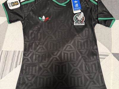 Mexico soccer 2026 World Cup jersey - women size Small