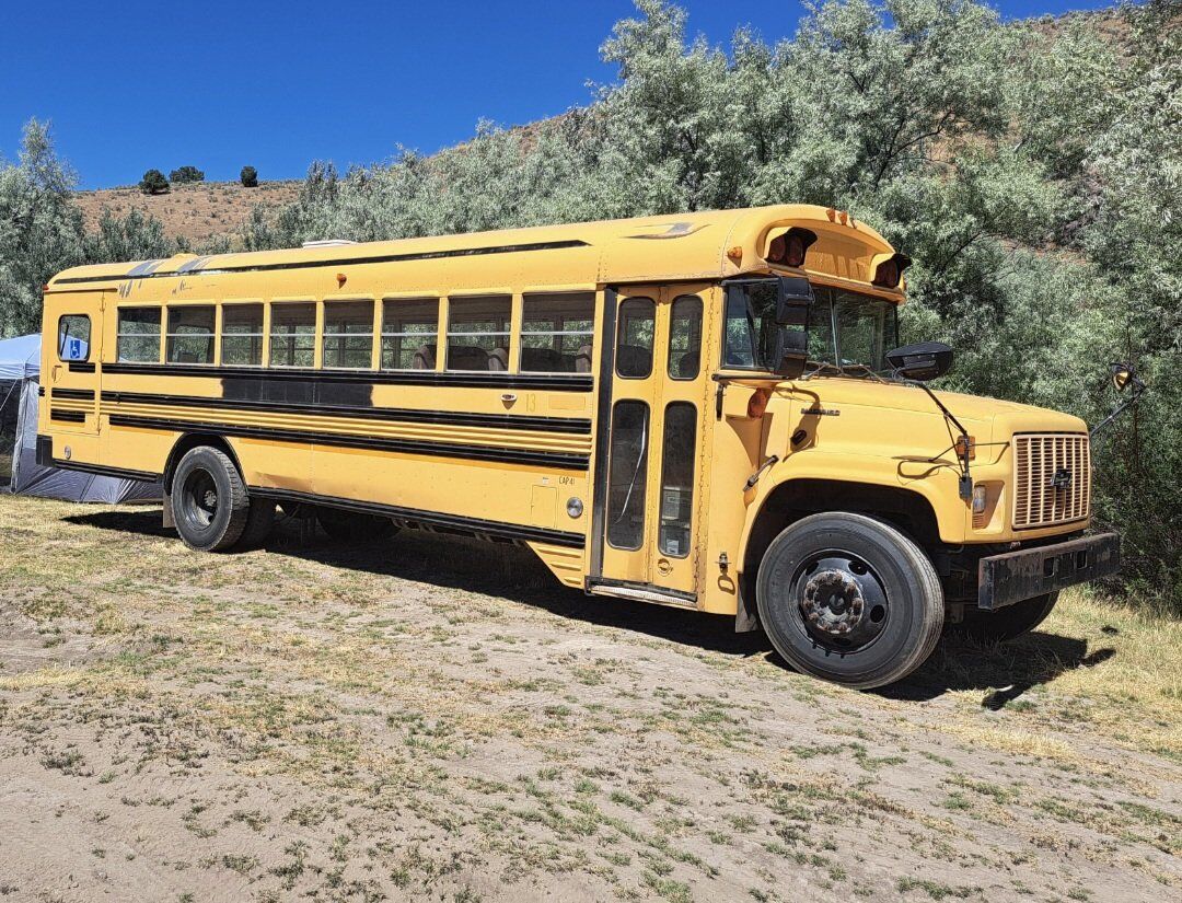 1998 Chevy Bus b series (B7T042)
