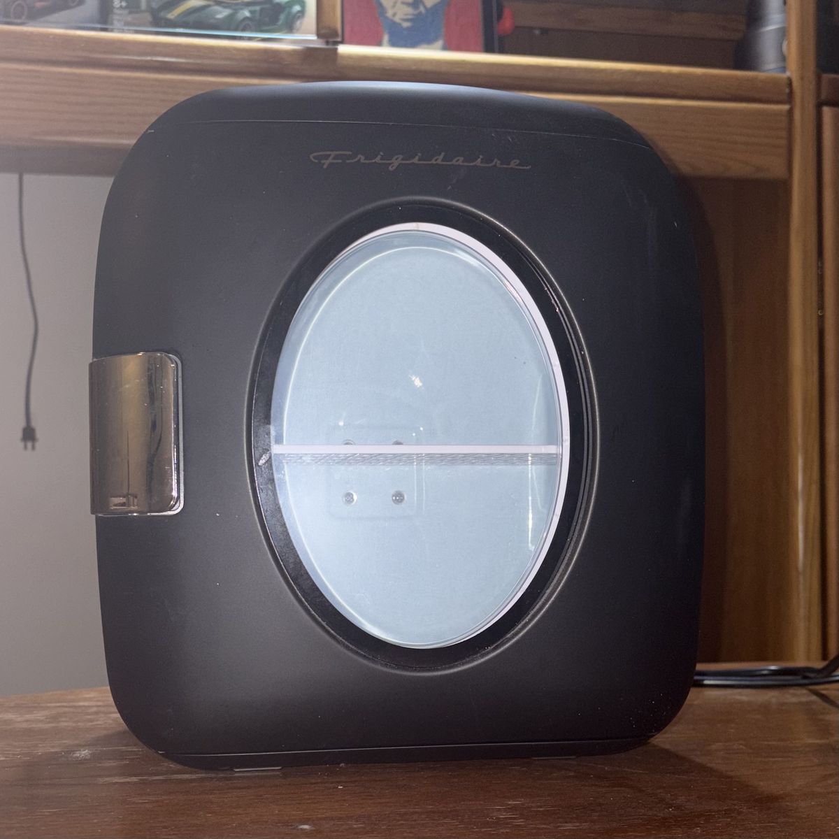 Frigidaire 12 Can Retro Mini Fridge