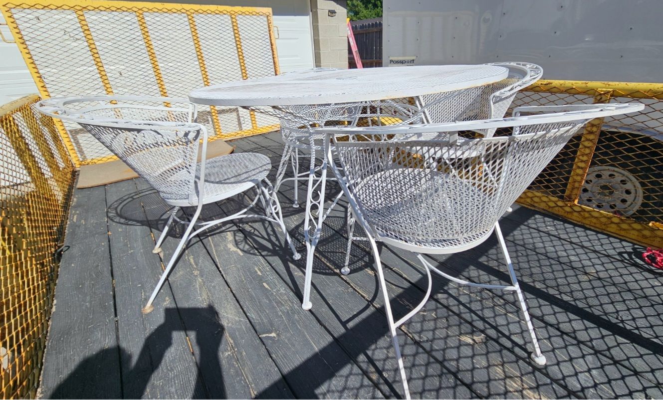 MCM Wrought Iron 5 Pcs. Patio Set Vintage