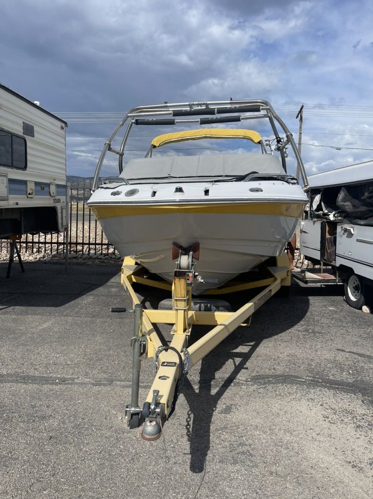 2007 Crownline 21'