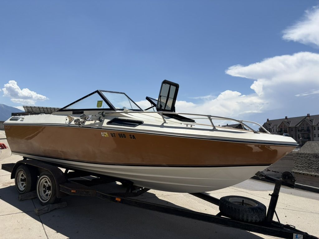 1979 FCL Cordova 19' Cabin Cruiser w/ Trailer