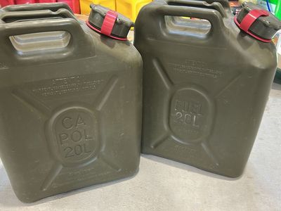 2 - Scepter 20 liter fuel cans