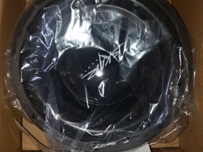 Subwoofer 10 inch Skar, brand new and unused, with speaker box