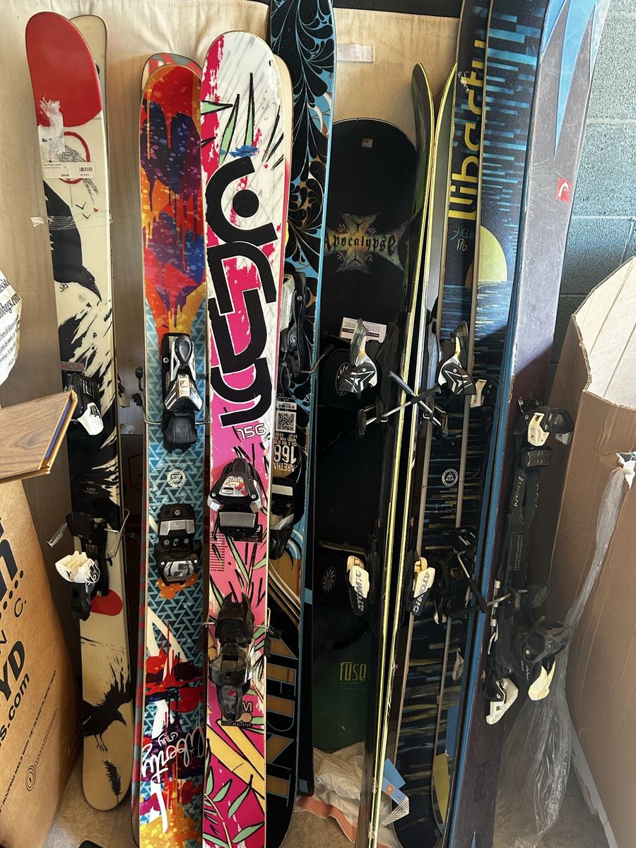 Ski gear liquidation sale 11 pairs pick up today