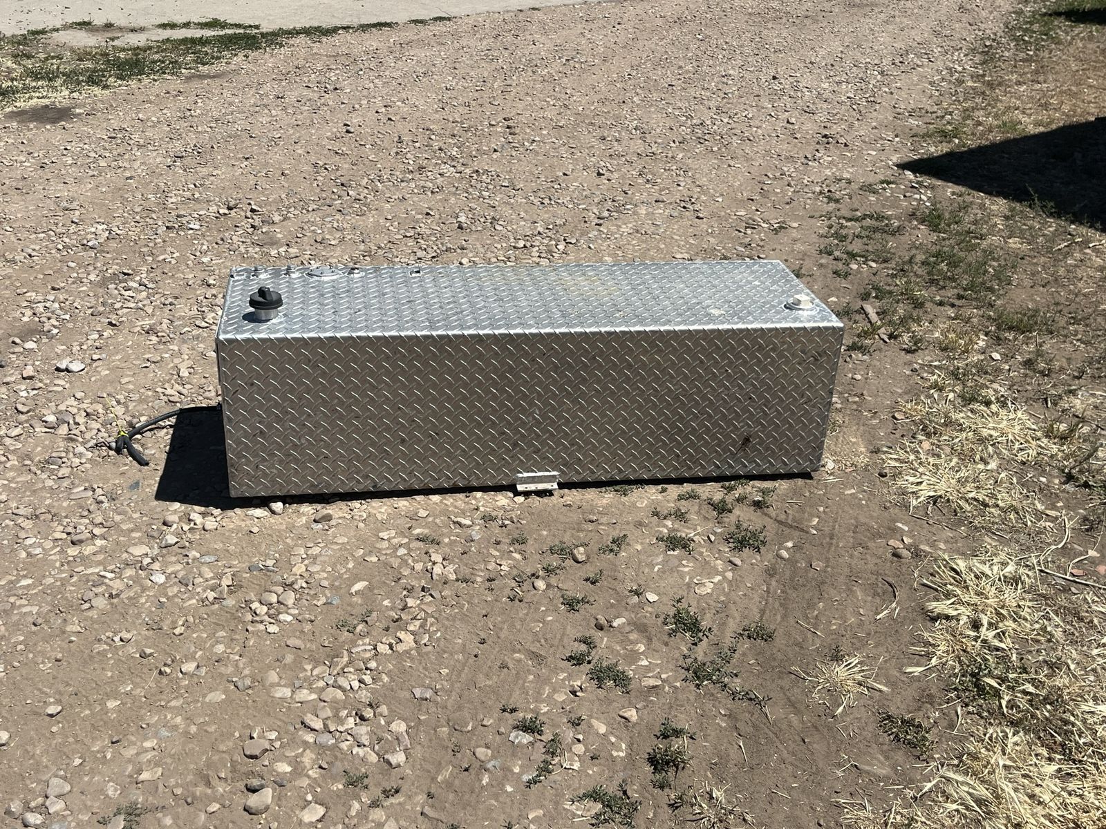 Fuel transfer tank